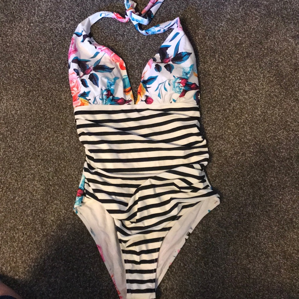 Cupshe swimsuit